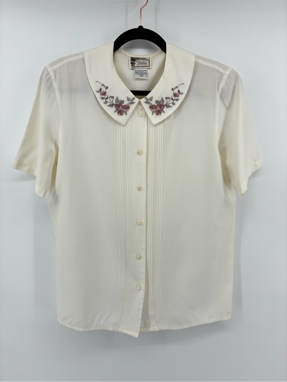 Vintage Dalia Cream Button-Down Blouse with Floral Embroidered Collar